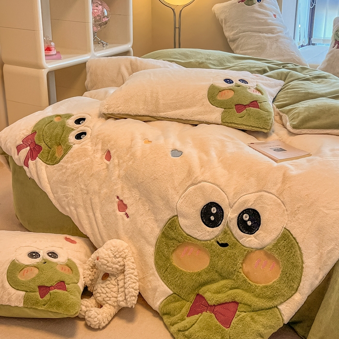 91家纺网 家纺一手货源 找家纺 懒猫家纺 2025新款兔毛绒贴布绣四件套 大眼蛙