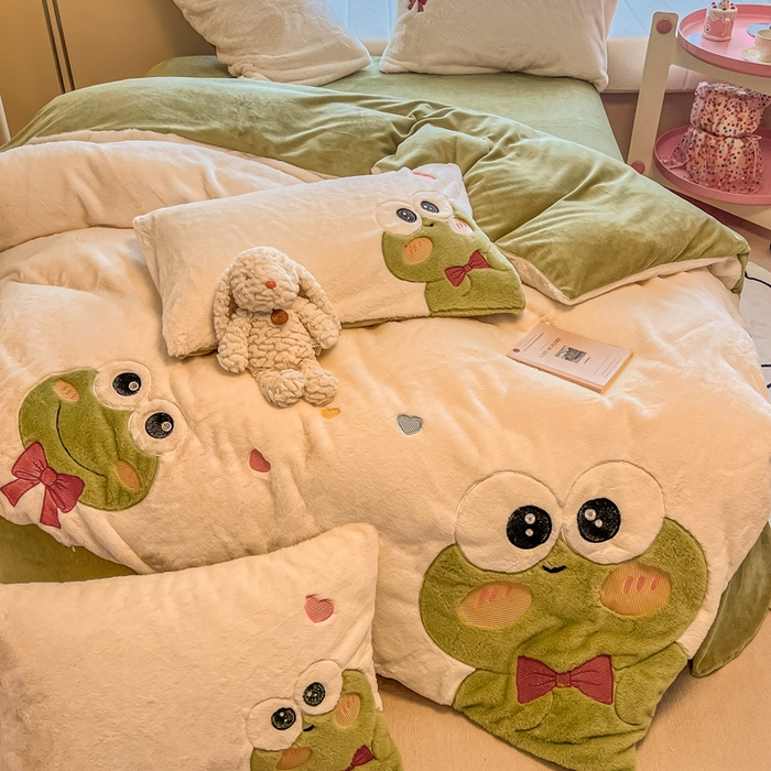 91家纺网 家纺一手货源 找家纺 懒猫家纺 2025新款兔毛绒贴布绣四件套 大眼蛙