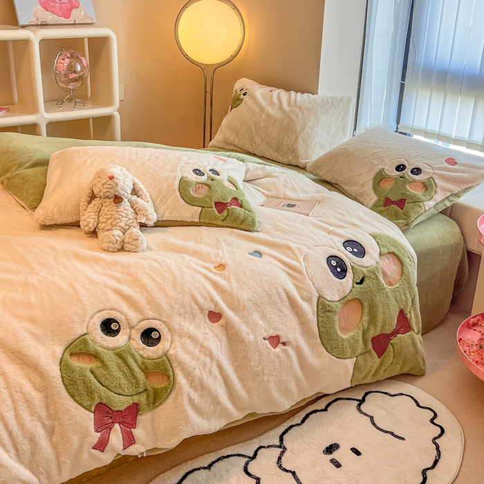 91家纺网 家纺一手货源 找家纺 懒猫家纺 2025新款兔毛绒贴布绣四件套 大眼蛙