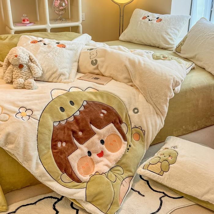 91家纺网 家纺一手货源 找家纺 懒猫家纺 2025新款兔毛绒贴布绣四件套 恐龙仔