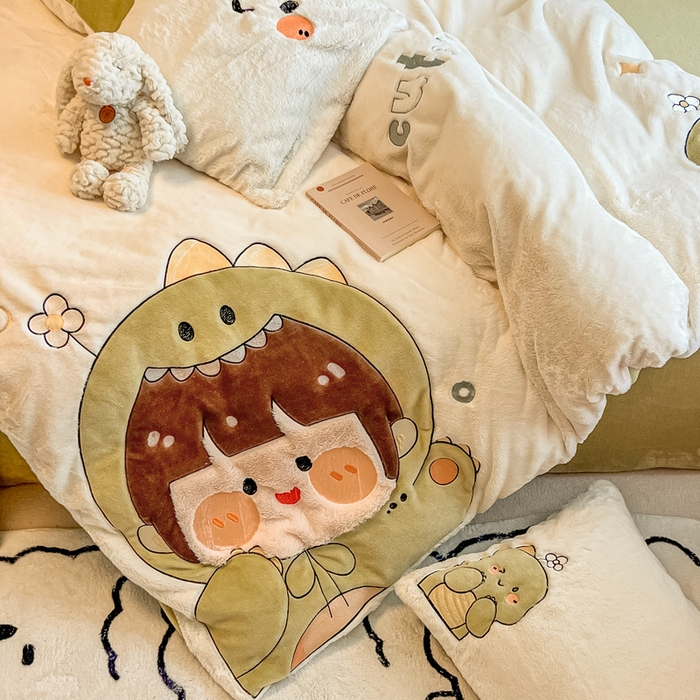 91家纺网 家纺一手货源 找家纺 懒猫家纺 2025新款兔毛绒贴布绣四件套 恐龙仔