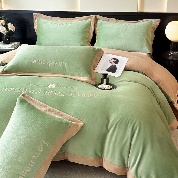 91家纺网 家纺一手货源 找家纺 （总）涵美人家纺 2025新款秋冬牛奶绒加厚保暖四件套刺绣拼角四件套-倾城系列