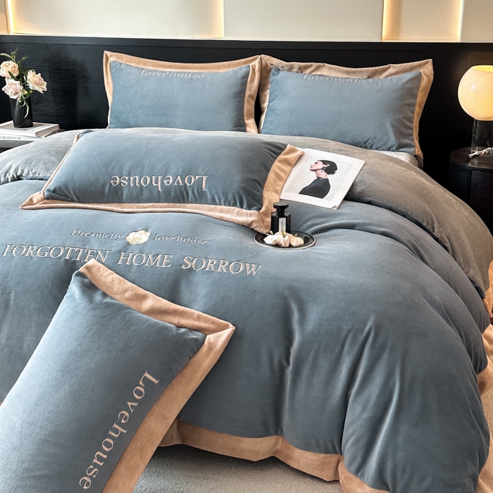 91家纺网 家纺一手货源 找家纺 （总）涵美人家纺 2025新款秋冬牛奶绒加厚保暖四件套刺绣拼角四件套-倾城系列