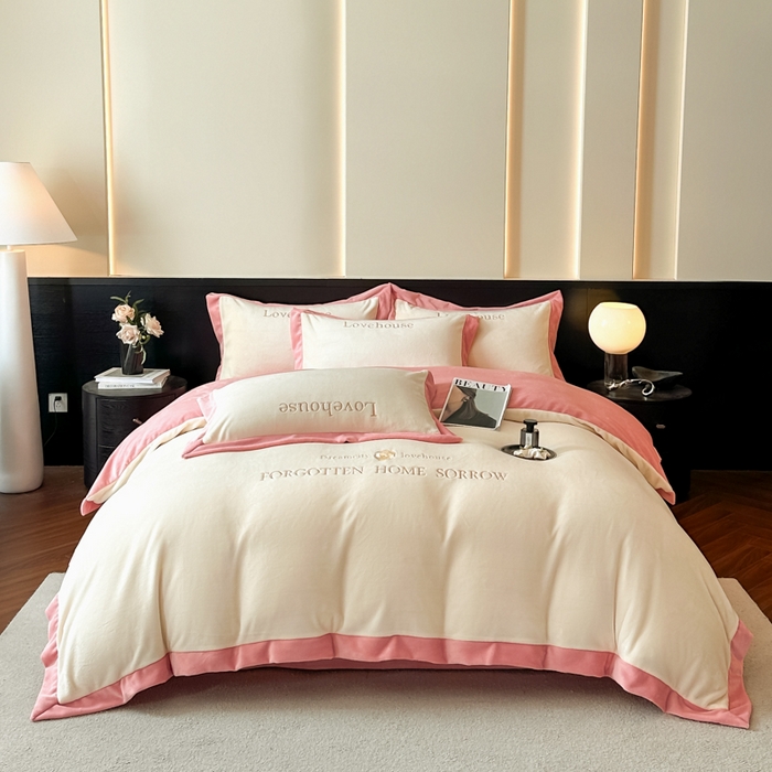 91家纺网 家纺一手货源 找家纺 （总）涵美人家纺 2025新款秋冬牛奶绒加厚保暖四件套刺绣拼角四件套-倾城系列