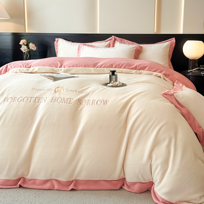 91家纺网 家纺一手货源 找家纺 （总）涵美人家纺 2025新款秋冬牛奶绒加厚保暖四件套刺绣拼角四件套-倾城系列