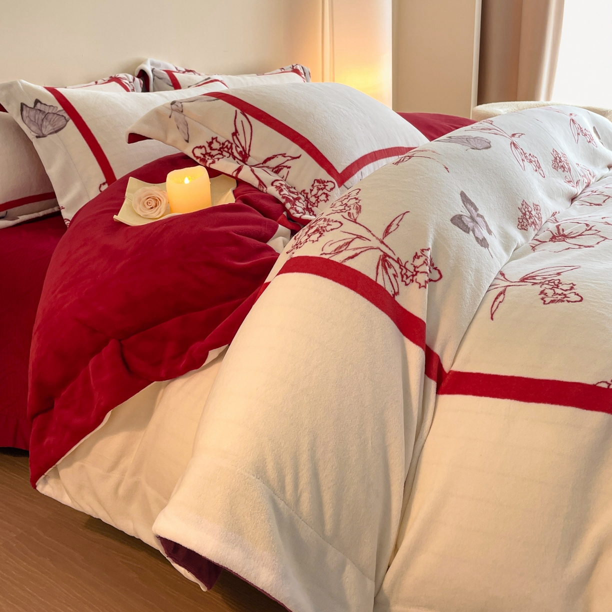 91家纺网 家纺一手货源 找家纺 新方向 2025新款高克重240克A类全消光数码印花牛奶绒四件套-雨蝶 雨蝶-洋酒红