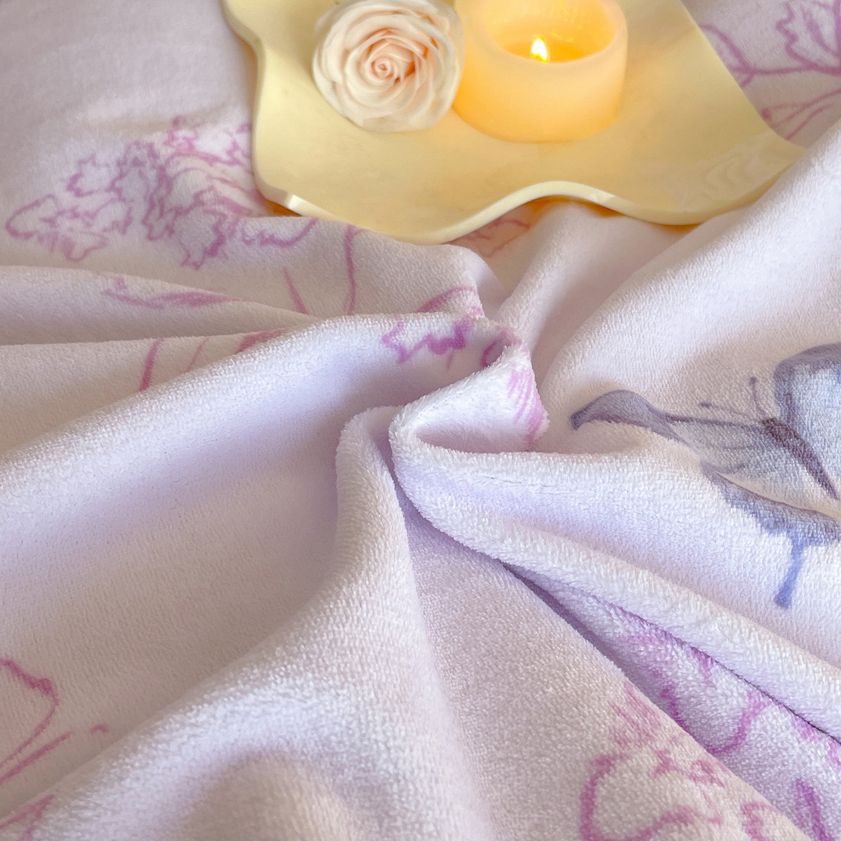 91家纺网 家纺一手货源 找家纺 新方向 2025新款高克重240克A类全消光数码印花牛奶绒四件套-雨蝶 雨蝶-魅紫