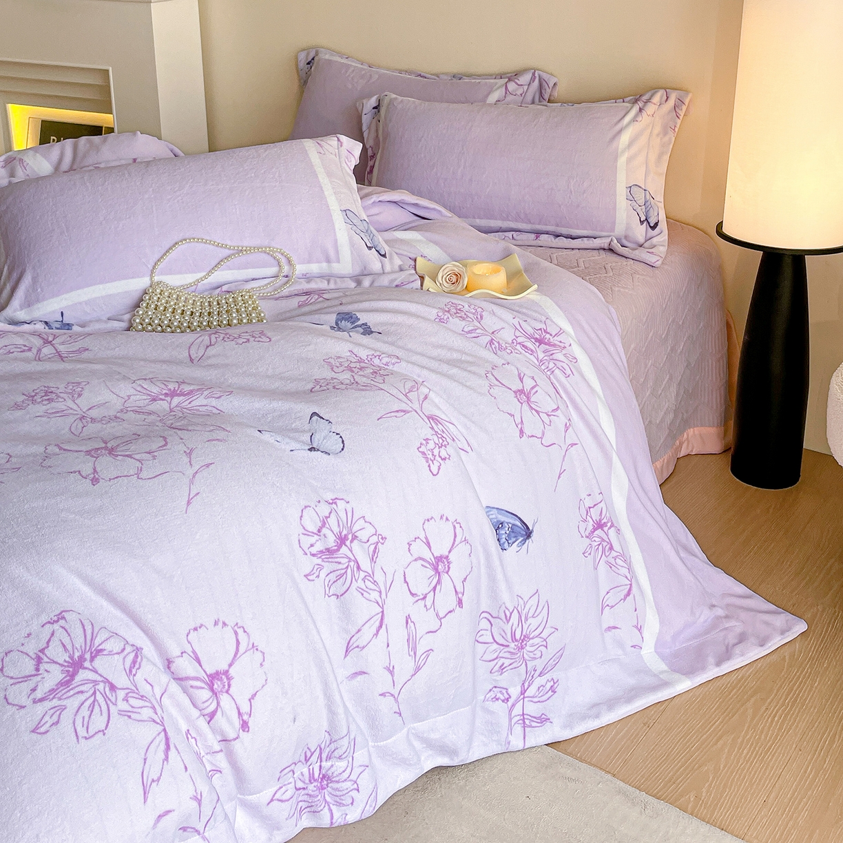 91家纺网 家纺一手货源 找家纺 新方向 2025新款高克重240克A类全消光数码印花牛奶绒四件套-雨蝶 雨蝶-魅紫