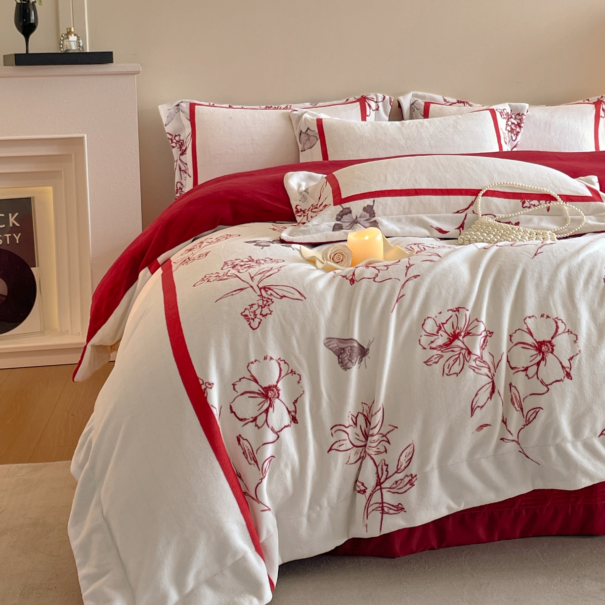 91家纺网 家纺一手货源 找家纺 新方向 2025新款高克重240克A类全消光数码印花牛奶绒四件套-雨蝶 雨蝶-洋酒红