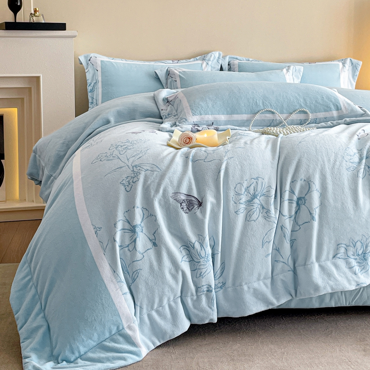 91家纺网 家纺一手货源 找家纺 新方向 2025新款高克重240克A类全消光数码印花牛奶绒四件套-雨蝶 雨蝶-星月蓝