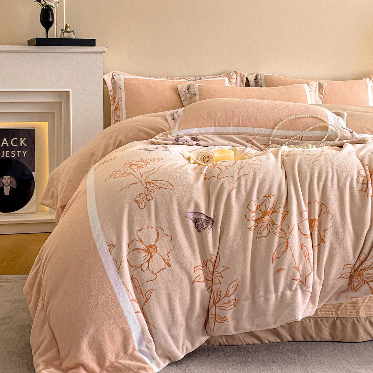 91家纺网 家纺一手货源 找家纺 新方向 2025新款高克重240克A类全消光数码印花牛奶绒四件套-雨蝶 雨蝶-香槟