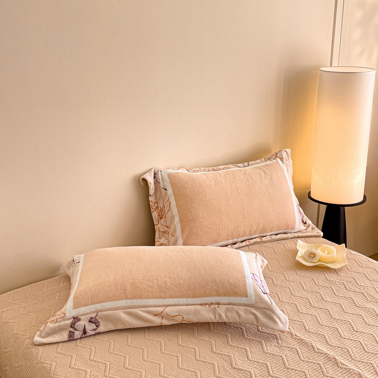 91家纺网 家纺一手货源 找家纺 新方向 2025新款高克重240克A类全消光数码印花牛奶绒四件套-雨蝶 雨蝶-香槟