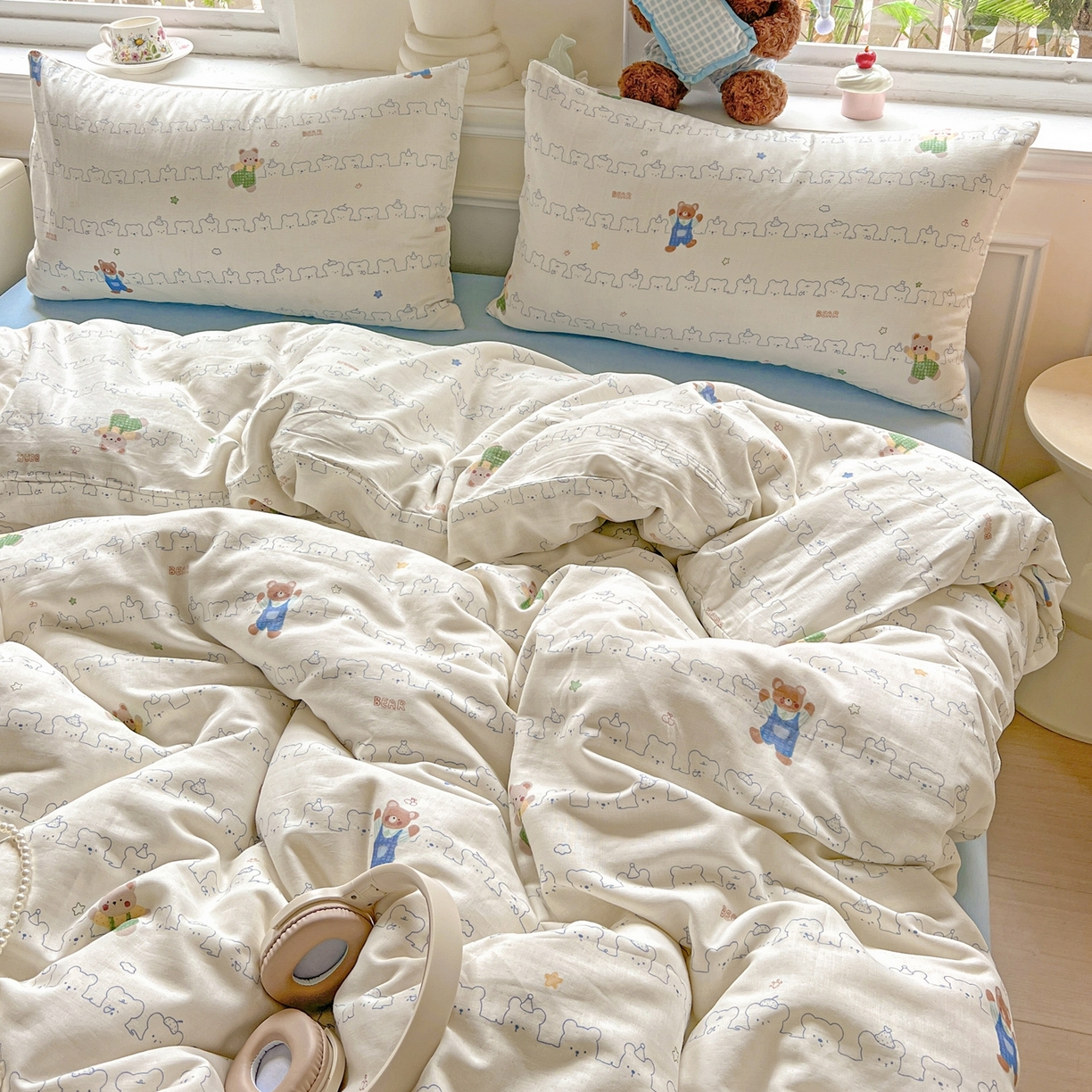 91家纺网 家纺一手货源 找家纺 一比一家纺 2025新款全棉双层纱四件套 假日小熊