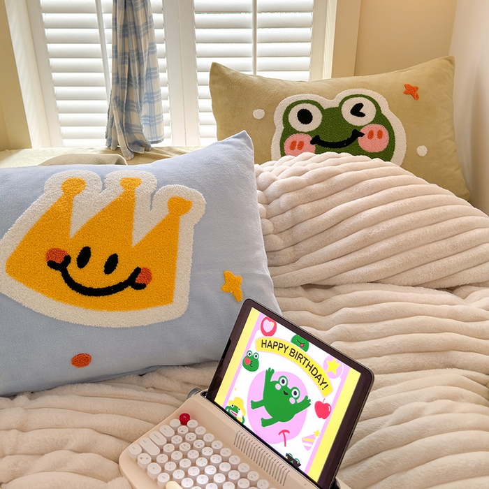 91家纺网 家纺一手货源 找家纺 （总）懒猫家纺 2025新款多巴胺毛巾绣兔毛绒抽条四件套系列