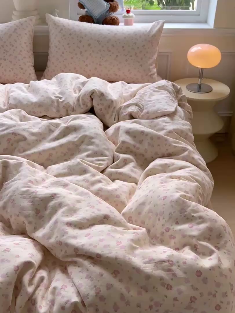 91家纺网 家纺一手货源 找家纺 一比一家纺 2025新款全棉双层纱四件套 桃之夭夭