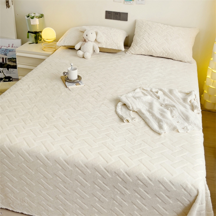 91家纺网 家纺一手货源 找家纺 名兮家居 2025新款立体加厚仿兔绒床单床笠单件 几何生活