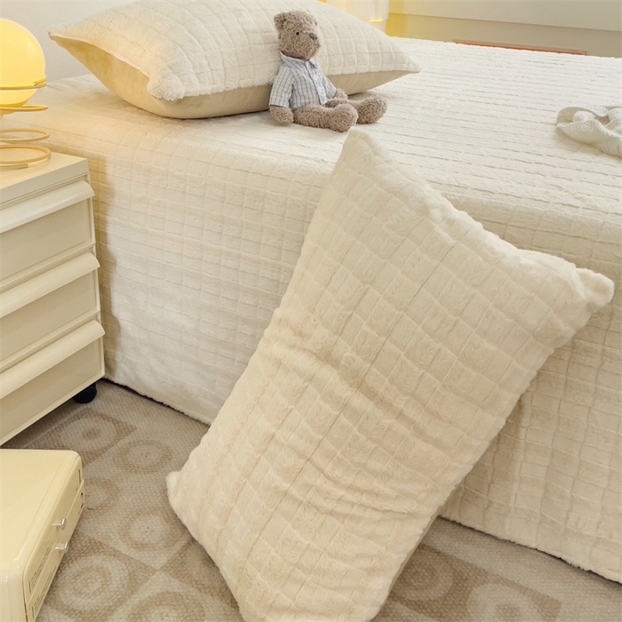 91家纺网 家纺一手货源 找家纺 名兮家居 2025新款立体加厚仿兔绒床单床笠单件 奶油方格