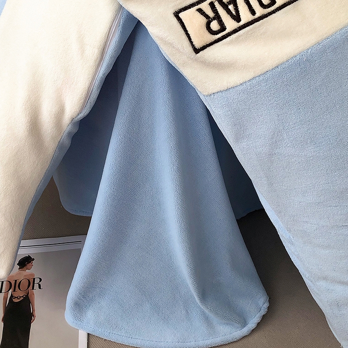 91家纺网 家纺一手货源 找家纺 懒猫家纺 2025新款刺绣牛奶绒四件套-妮可 海蓝-白