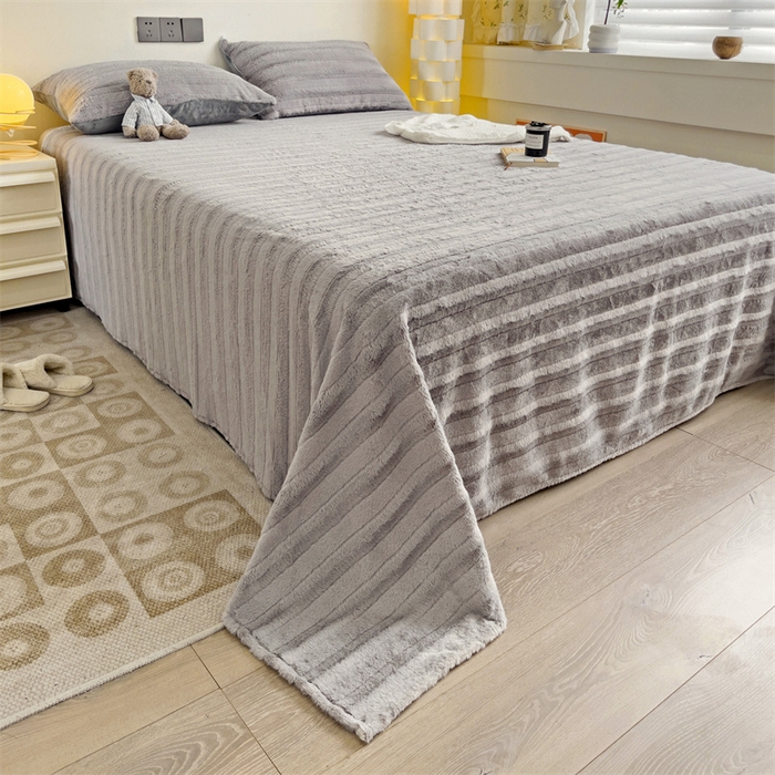 91家纺网 家纺一手货源 找家纺 名兮家居 2025新款立体加厚仿兔绒床单床笠单件 条纹-灰