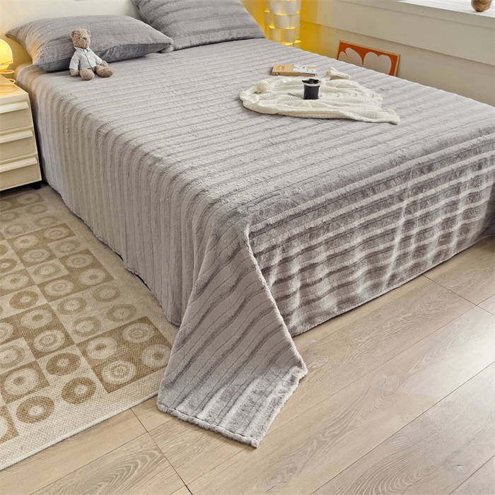 91家纺网 家纺一手货源 找家纺 名兮家居 2025新款立体加厚仿兔绒床单床笠单件 条纹-灰