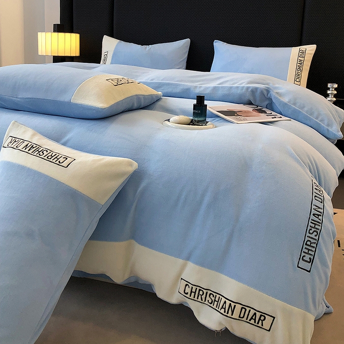 91家纺网 家纺一手货源 找家纺 懒猫家纺 2025新款刺绣牛奶绒四件套-妮可 海蓝-白