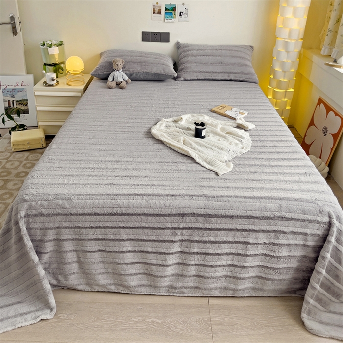 91家纺网 家纺一手货源 找家纺 名兮家居 2025新款立体加厚仿兔绒床单床笠单件 条纹-灰
