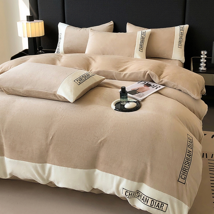 91家纺网 家纺一手货源 找家纺 懒猫家纺 2025新款刺绣牛奶绒四件套-妮可 卡其-白