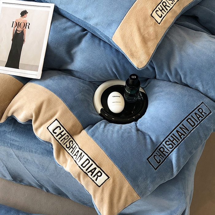 91家纺网 家纺一手货源 找家纺 懒猫家纺 2025新款刺绣牛奶绒四件套-妮可 楼兰-咖