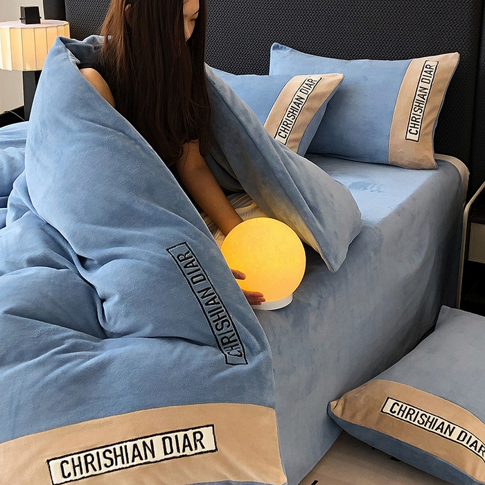 91家纺网 家纺一手货源 找家纺 懒猫家纺 2025新款刺绣牛奶绒四件套-妮可 楼兰-咖