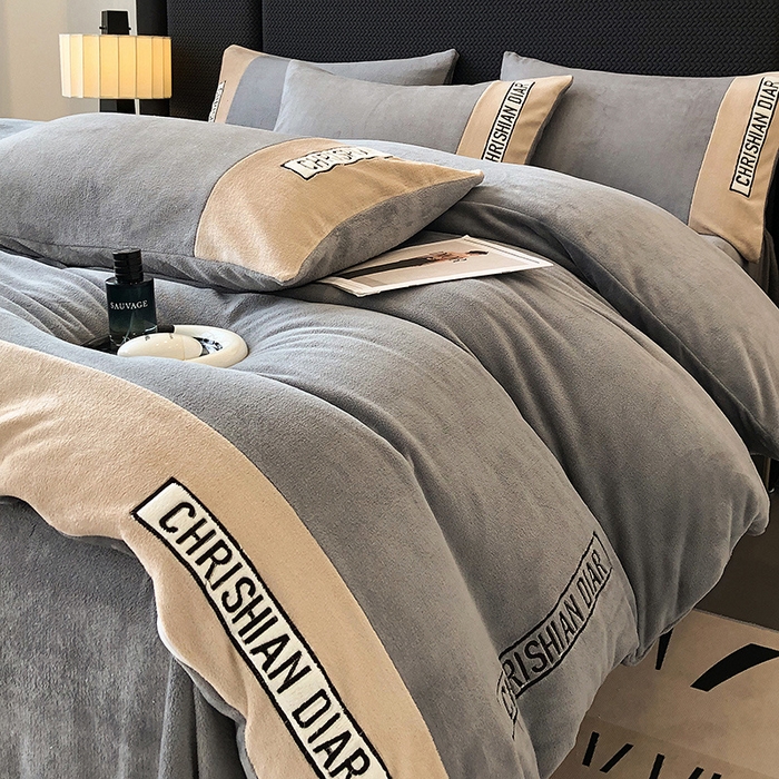 91家纺网 家纺一手货源 找家纺 懒猫家纺 2025新款刺绣牛奶绒四件套-妮可 落日-咖