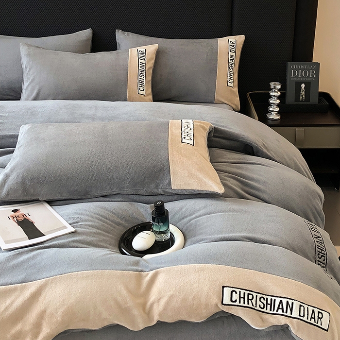 91家纺网 家纺一手货源 找家纺 懒猫家纺 2025新款刺绣牛奶绒四件套-妮可 落日-咖