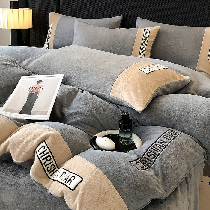 91家纺网 家纺一手货源 找家纺 懒猫家纺 2025新款刺绣牛奶绒四件套-妮可 落日-咖