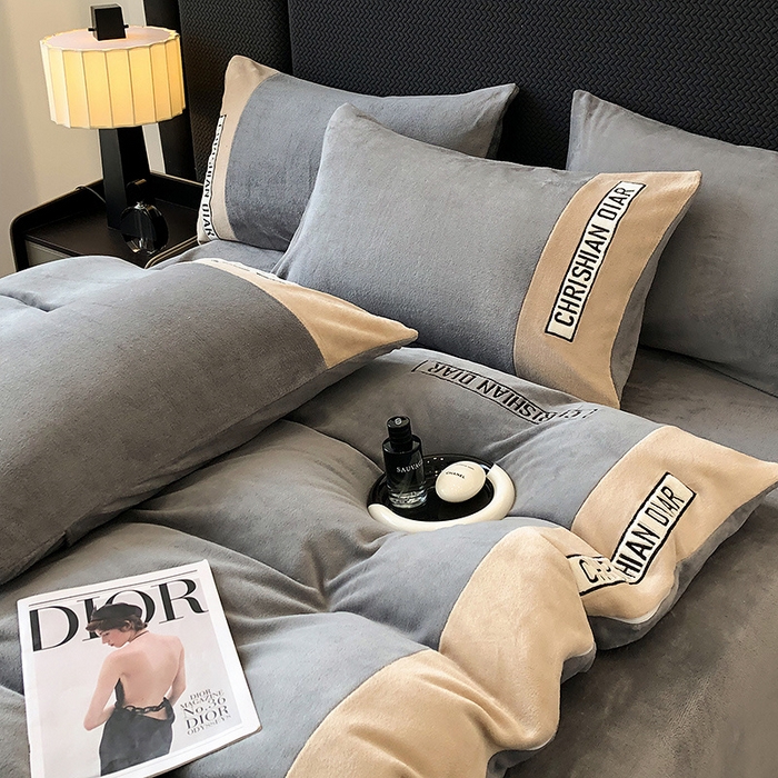 91家纺网 家纺一手货源 找家纺 懒猫家纺 2025新款刺绣牛奶绒四件套-妮可 落日-咖