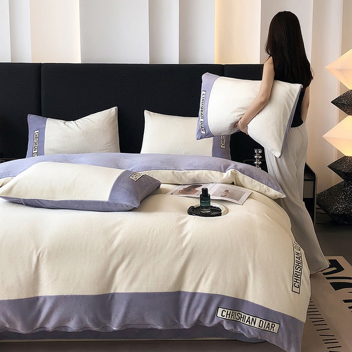 91家纺网 家纺一手货源 找家纺 懒猫家纺 2025新款刺绣牛奶绒四件套-妮可 奶油-紫