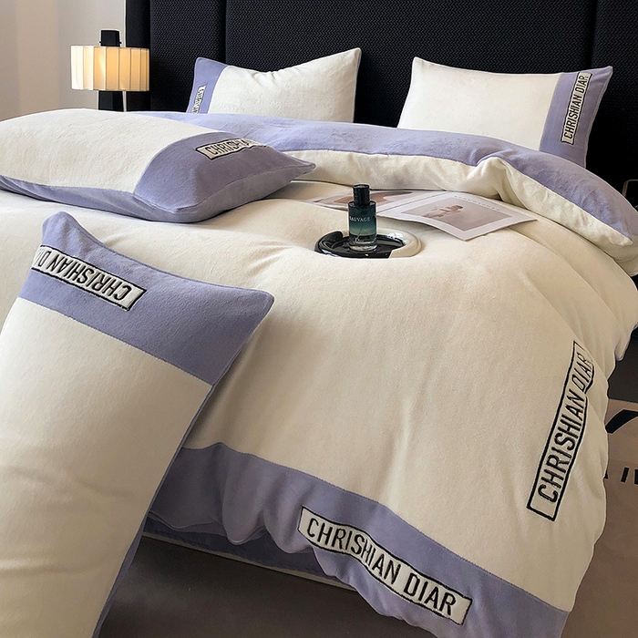 91家纺网 家纺一手货源 找家纺 懒猫家纺 2025新款刺绣牛奶绒四件套-妮可 奶油-紫