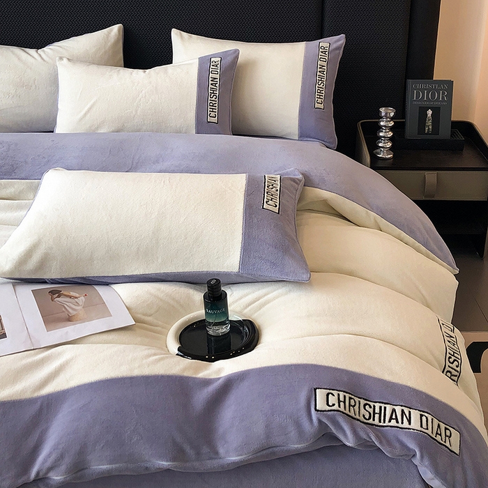 91家纺网 家纺一手货源 找家纺 懒猫家纺 2025新款刺绣牛奶绒四件套-妮可 奶油-紫