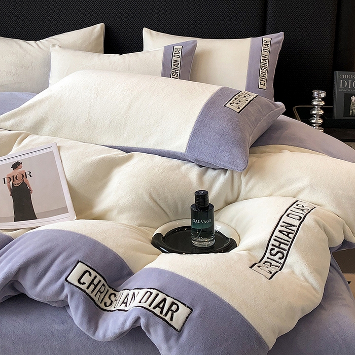 91家纺网 家纺一手货源 找家纺 懒猫家纺 2025新款刺绣牛奶绒四件套-妮可 奶油-紫