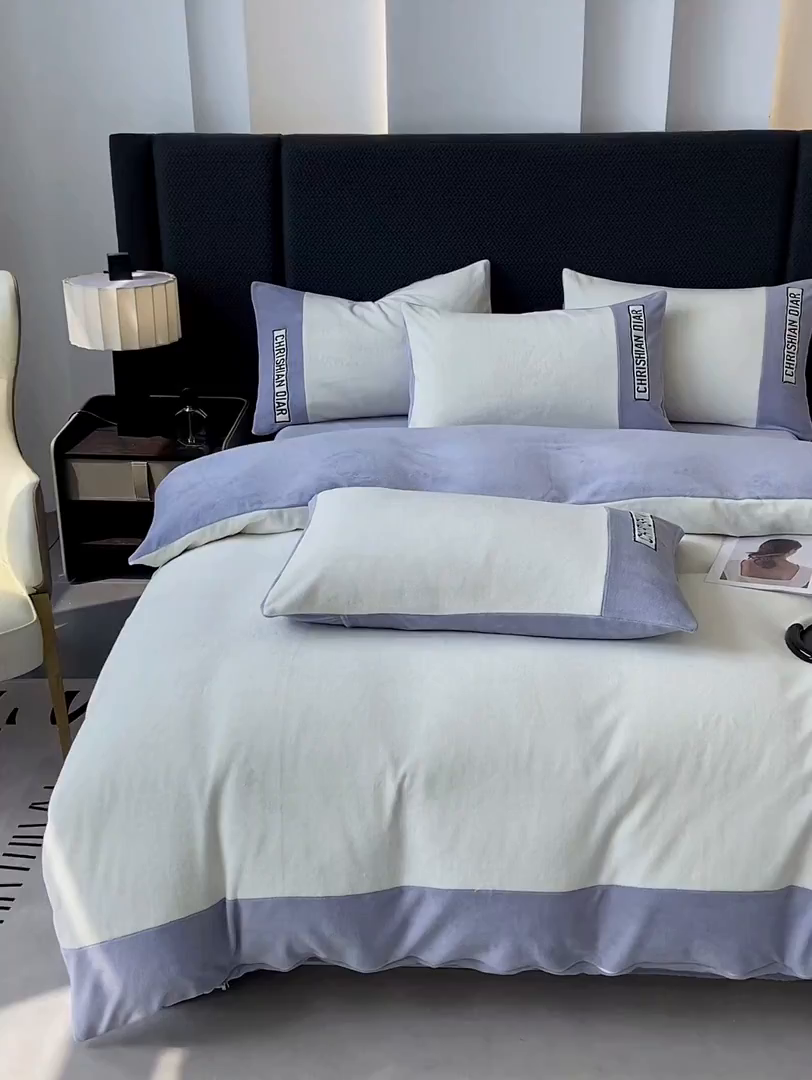 91家纺网 家纺一手货源 找家纺 懒猫家纺 2025新款刺绣牛奶绒四件套-妮可 奶油-紫