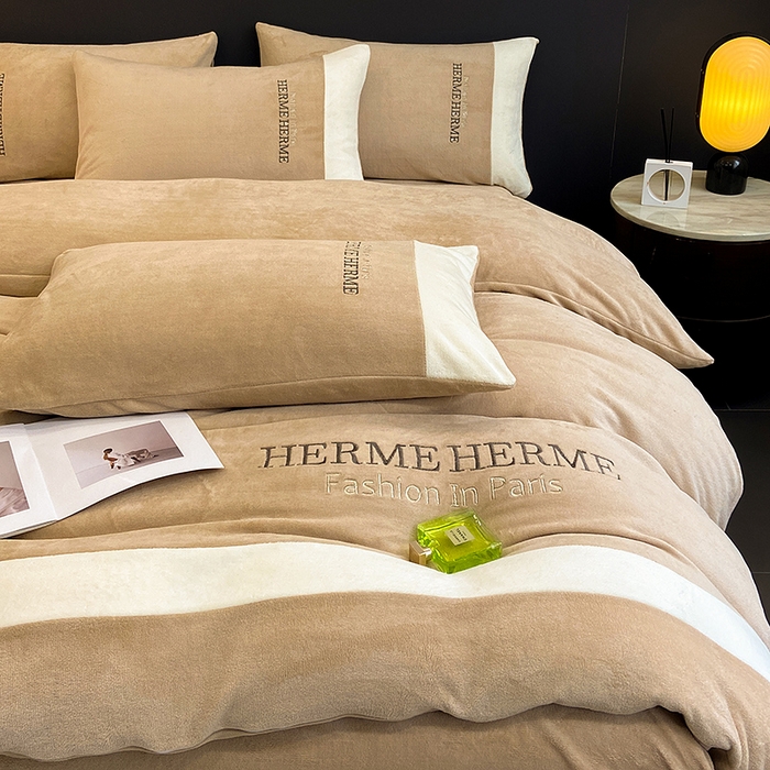 91家纺网 家纺一手货源 找家纺 （总）懒猫家纺 2025新款牛奶绒刺绣四件套-凯莉