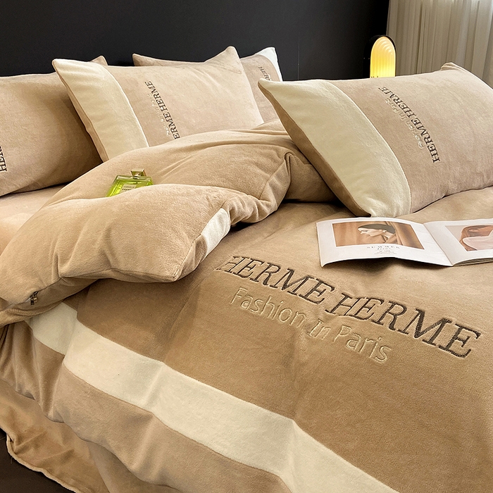 91家纺网 家纺一手货源 找家纺 （总）懒猫家纺 2025新款牛奶绒刺绣四件套-凯莉