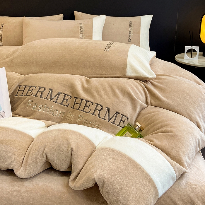 91家纺网 家纺一手货源 找家纺 懒猫家纺 2025新款牛奶绒刺绣四件套-凯莉 半岛咖