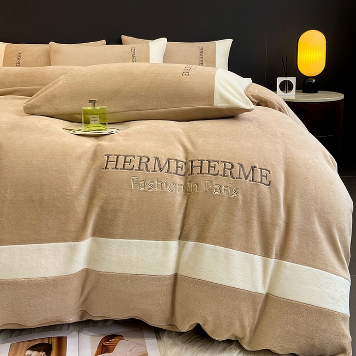 91家纺网 家纺一手货源 找家纺 懒猫家纺 2025新款牛奶绒刺绣四件套-凯莉 半岛咖