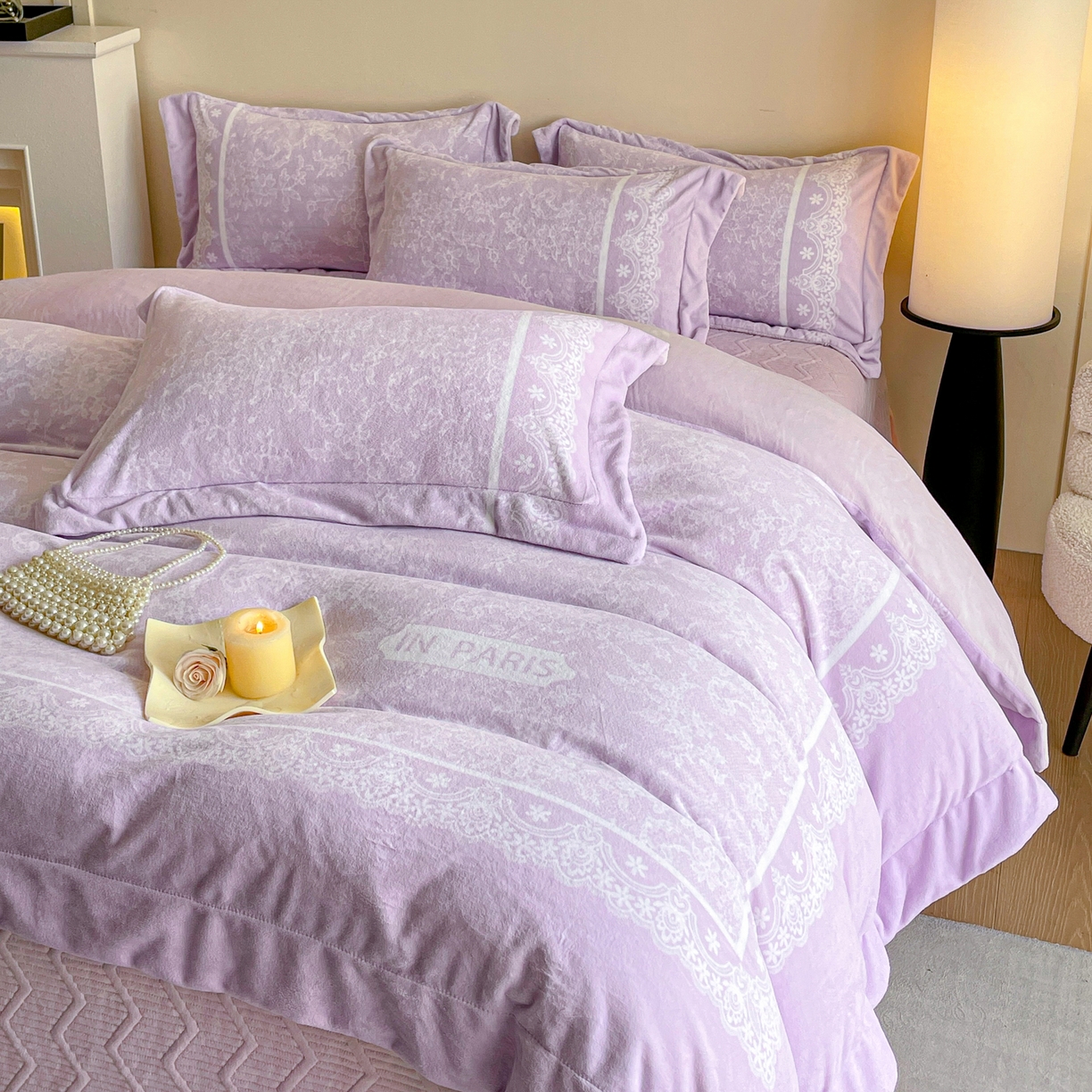 91家纺网 家纺一手货源 找家纺 新方向 2025新款高克重240克A类全消光数码印花牛奶绒四件套-恋语 恋语-魅紫