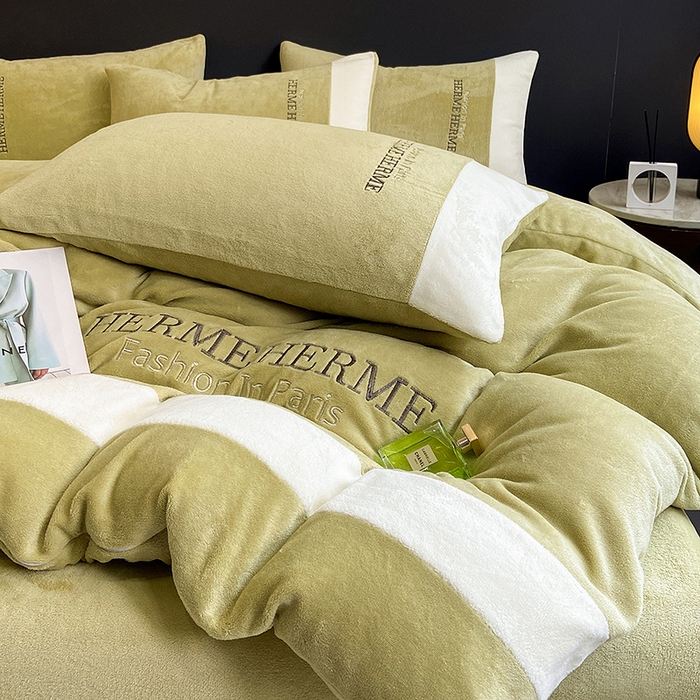 91家纺网 家纺一手货源 找家纺 懒猫家纺 2025新款牛奶绒刺绣四件套-凯莉 纯果绿