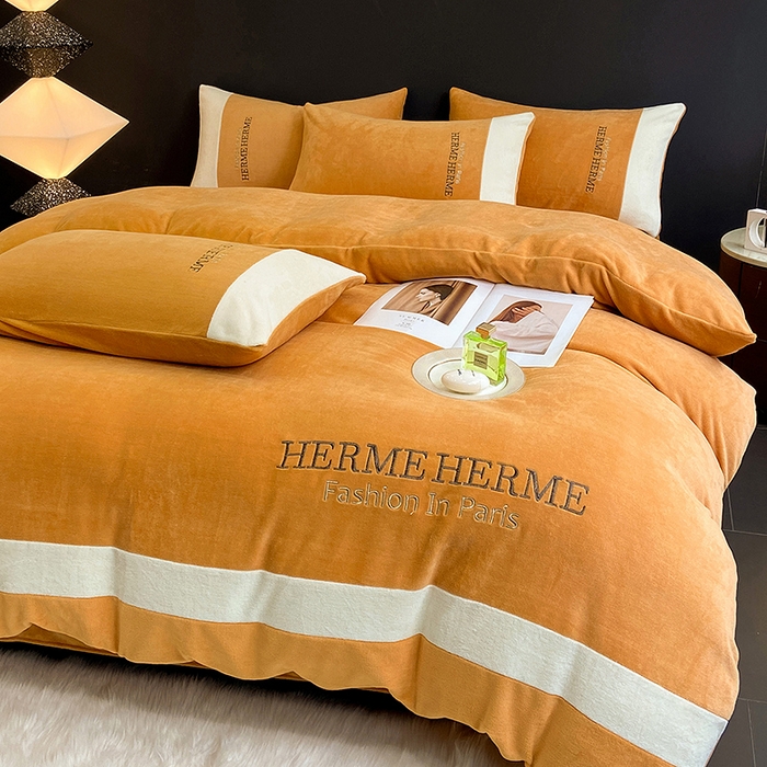 91家纺网 家纺一手货源 找家纺 懒猫家纺 2025新款牛奶绒刺绣四件套-凯莉 暖姜黄