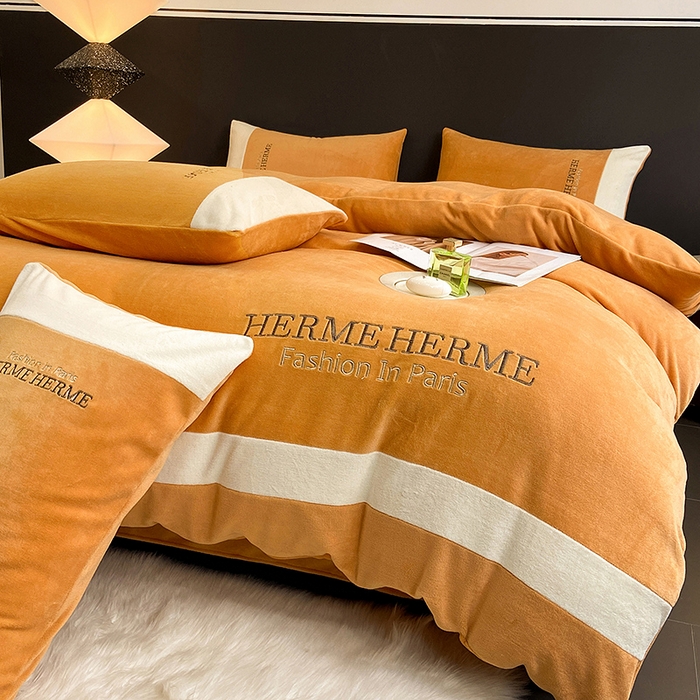 91家纺网 家纺一手货源 找家纺 懒猫家纺 2025新款牛奶绒刺绣四件套-凯莉 暖姜黄