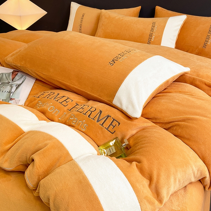 91家纺网 家纺一手货源 找家纺 懒猫家纺 2025新款牛奶绒刺绣四件套-凯莉 暖姜黄