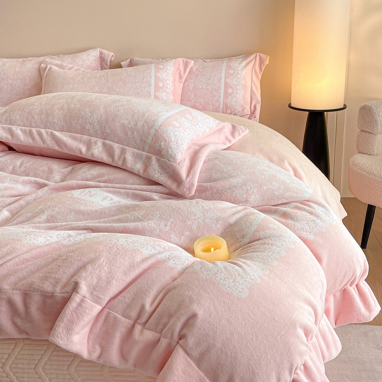 91家纺网 家纺一手货源 找家纺 新方向 2025新款高克重240克A类全消光数码印花牛奶绒四件套-恋语 恋语-蔷薇粉