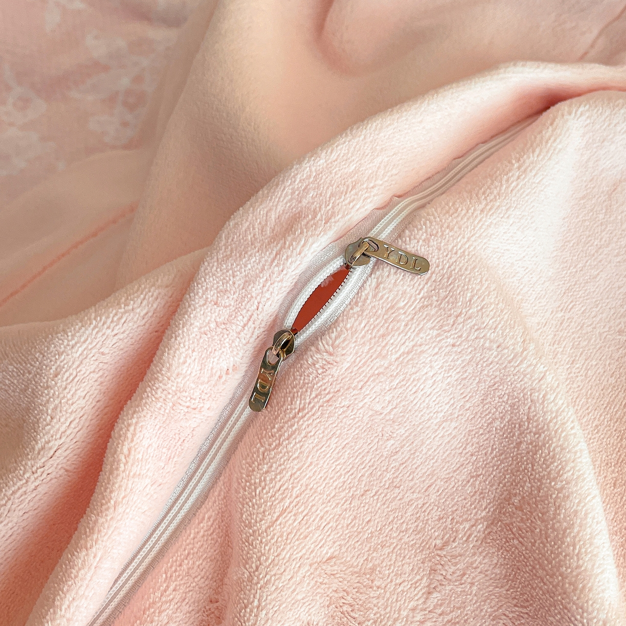 91家纺网 家纺一手货源 找家纺 新方向 2025新款高克重240克A类全消光数码印花牛奶绒四件套-恋语 恋语-蔷薇粉