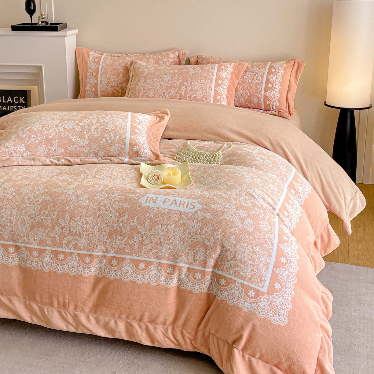 91家纺网 家纺一手货源 找家纺 新方向 2025新款高克重240克A类全消光数码印花牛奶绒四件套-恋语 恋语-香槟